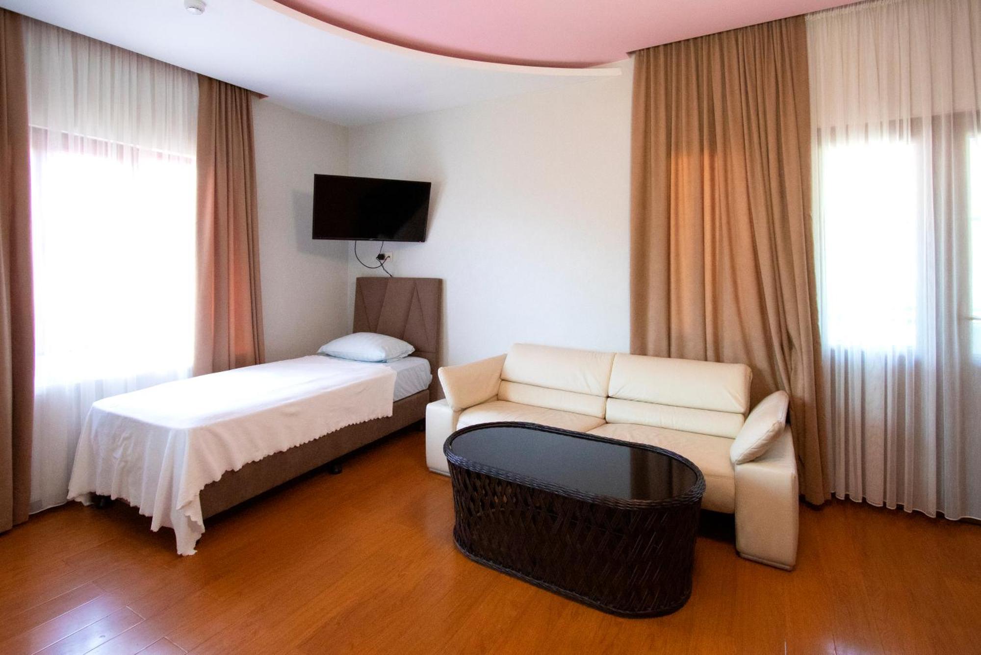 Hotel Smile Kobuleti Exteriér fotografie